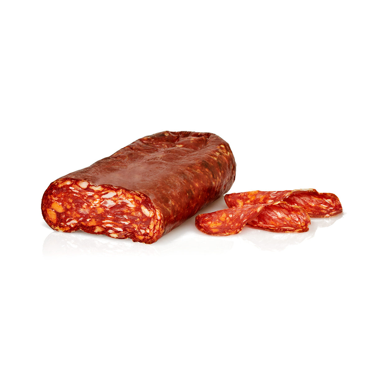 Spicy salami (250 g) with reddish-brown casing, shown whole and sliced